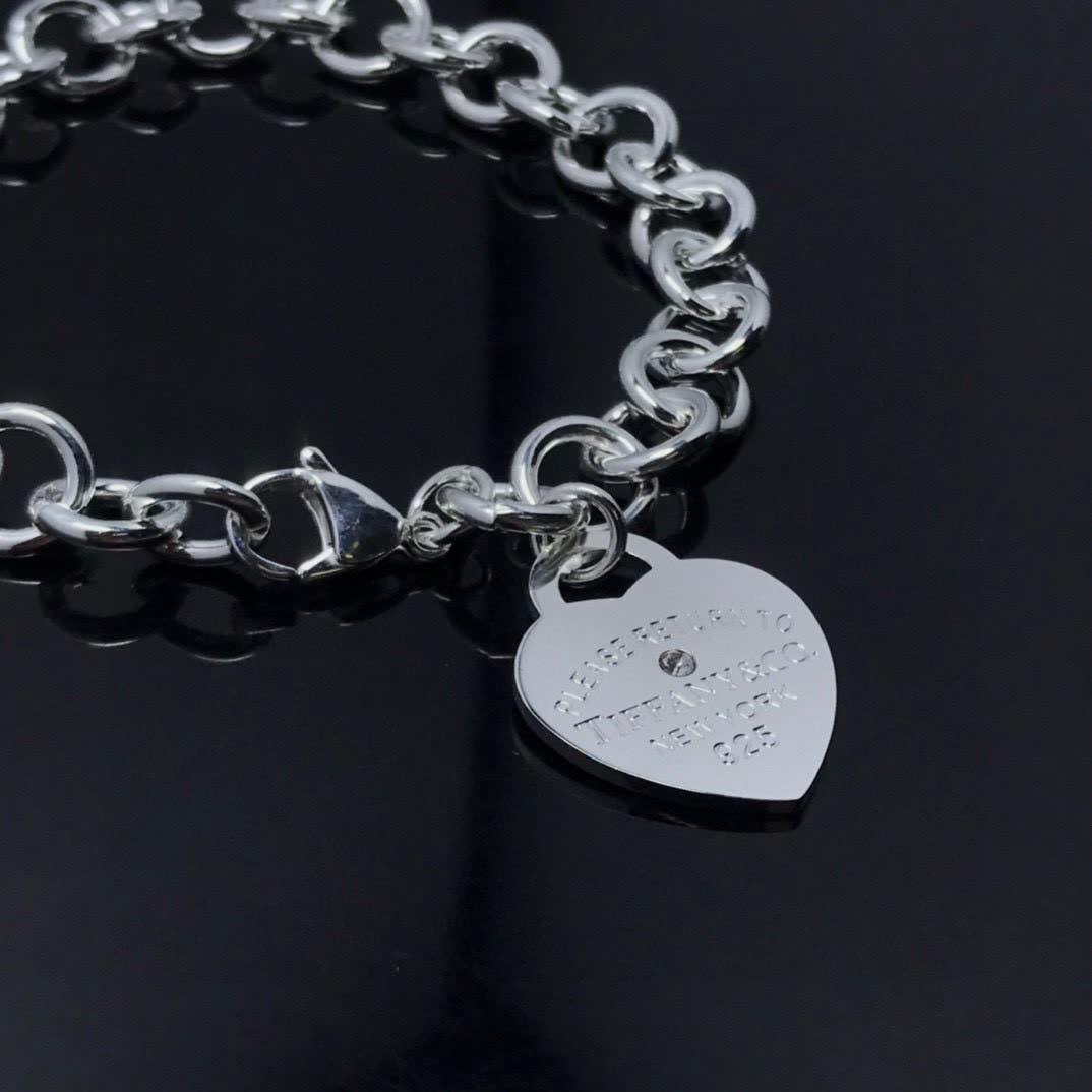 Tiffany & Co. Return to Tiffany Heart Tag Bracelet
